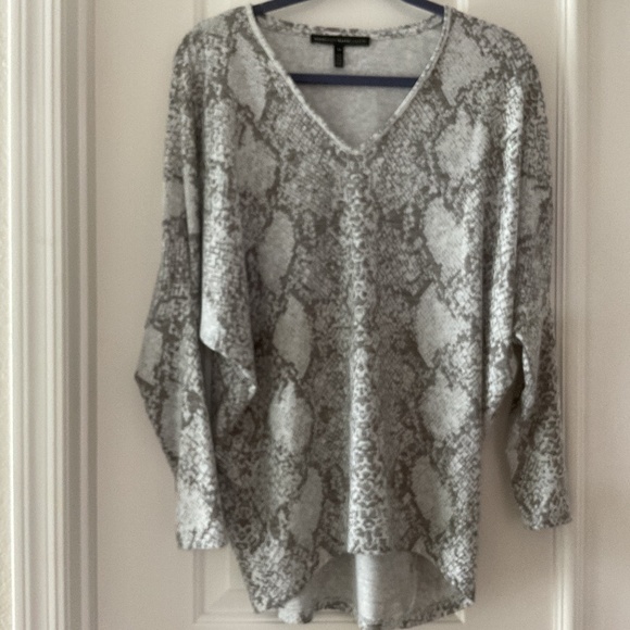 White House Black Market snake print top - Picture 1 of 3